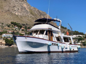 Motor Yacht Luise - B&B/Gite Termini Imerese